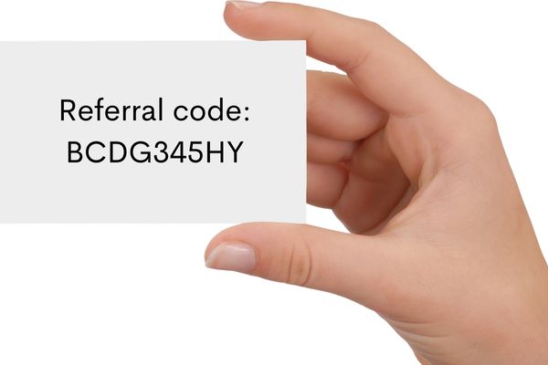 Contoh referral code.