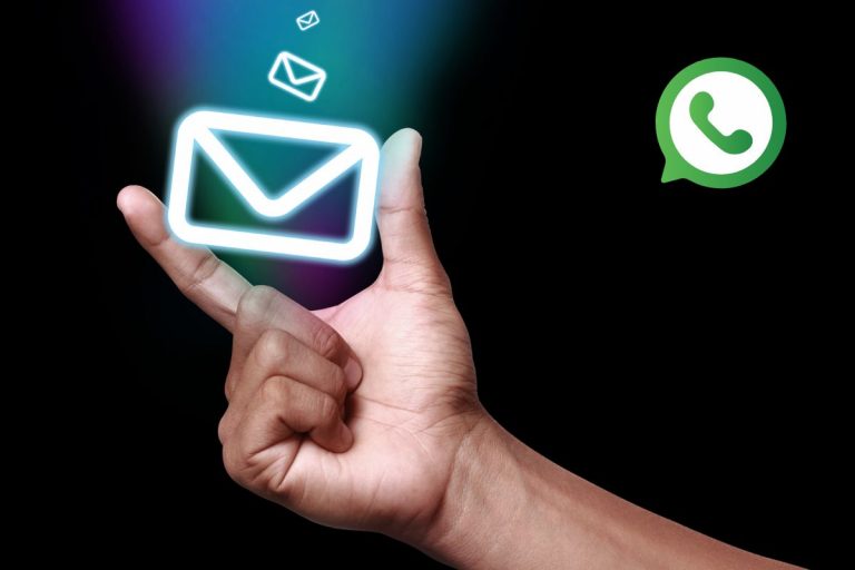pesan dan logo WhatsApp